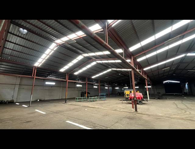 2,700M² WAREHOUSE TO LET IN BELLEVUE
